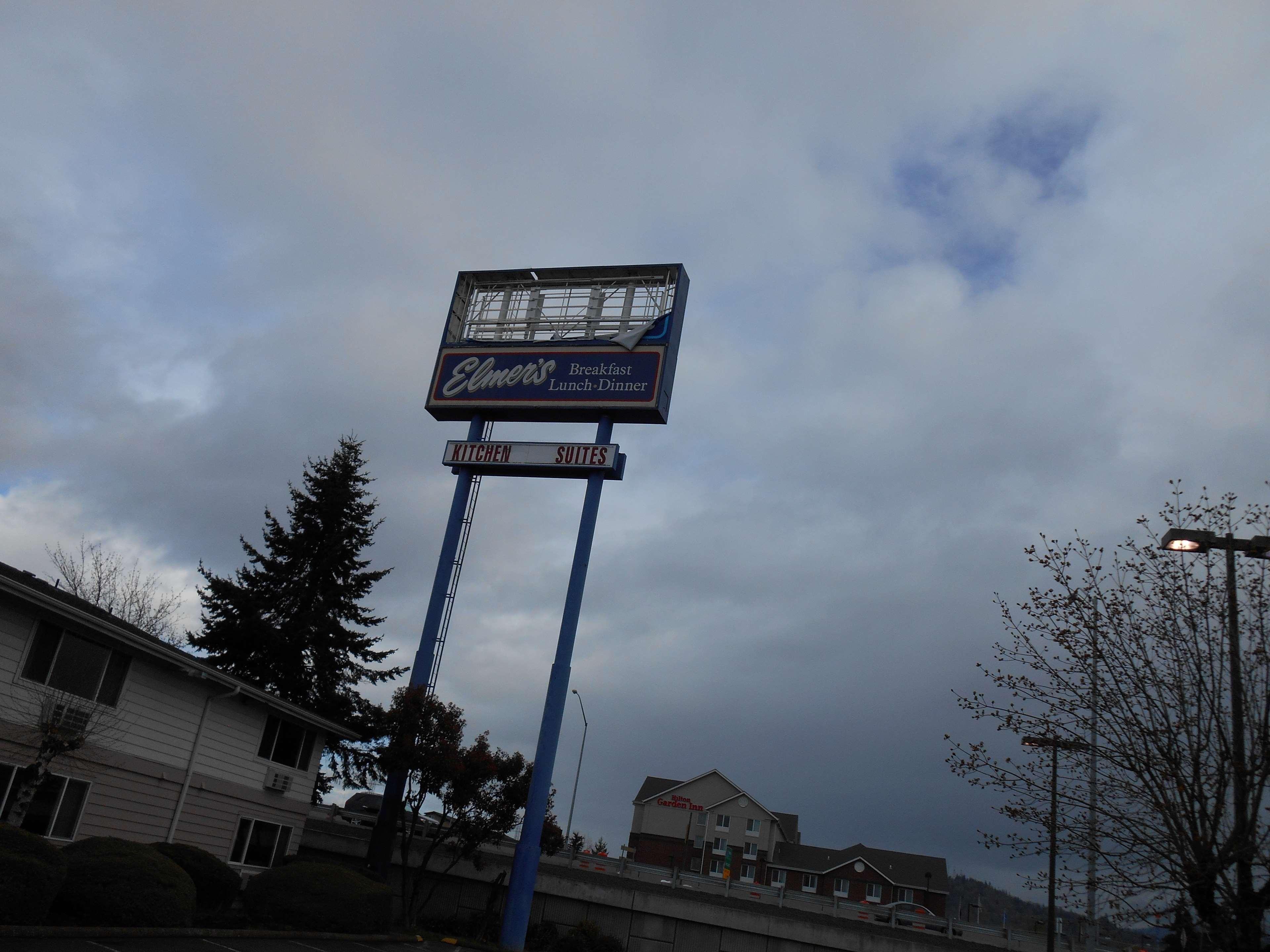 Guesthouse Inn & Suites Eugene/Springfield Exterior photo